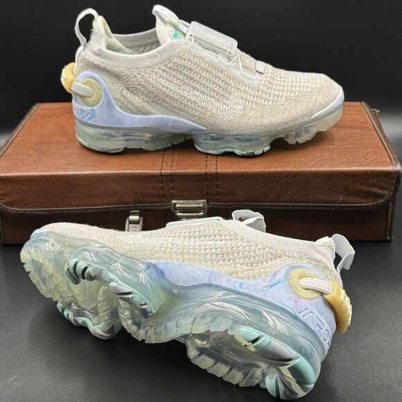 Wmns Nike Air VaporMax 2020 Flyknit 'Summit White' - Picture 1 of 10